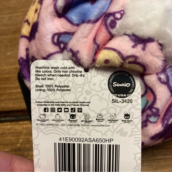 Hello Kitty and Friends Sanrio Fuzzy Babba Cozy’s Slipper Socks Pink Purple NWT - Picture 5 of 6